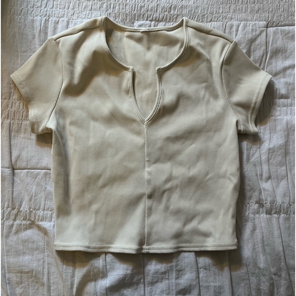 Alo Yoga Ribbed Cropped Savvy Short Sleeve - Picture 2 of 3